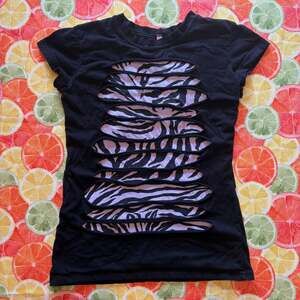 Miss Popular Black Lilac Zebra Print Slashed Cutout Layered Fitted Tee Scene S